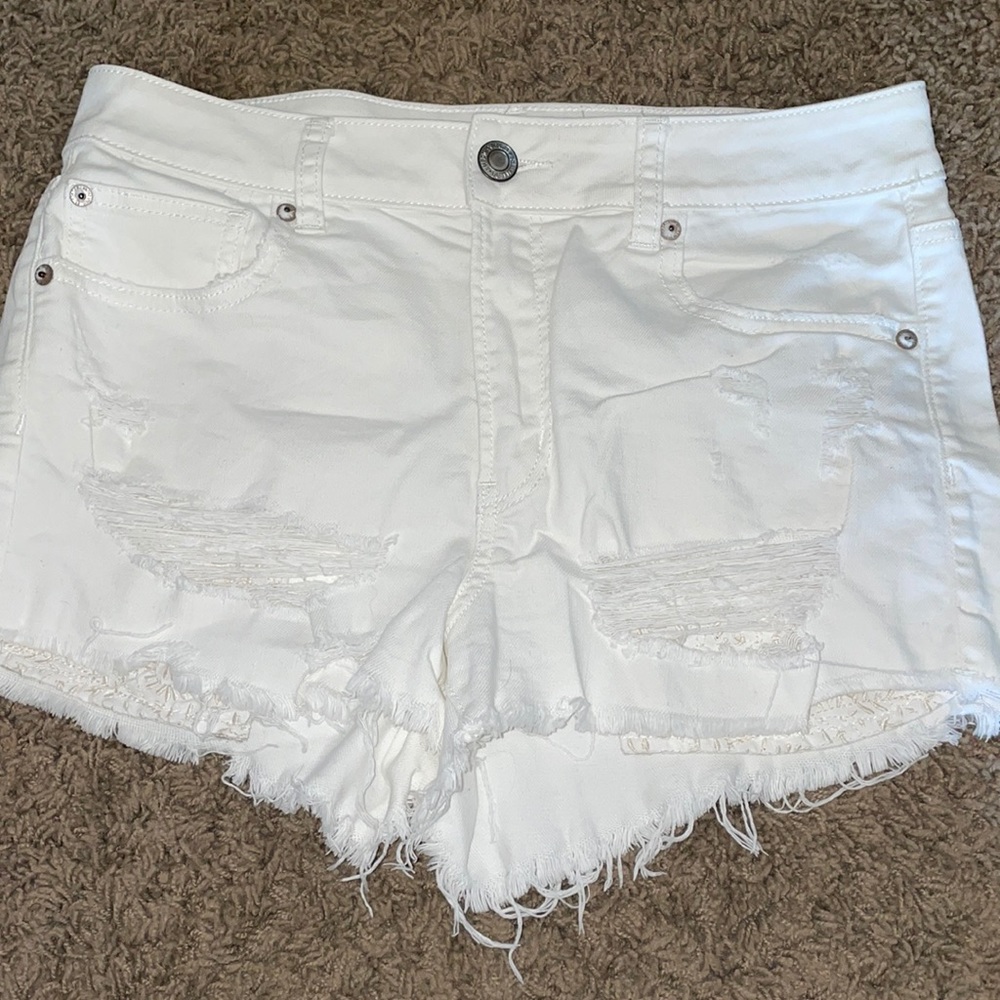 white american eagle shorts!!